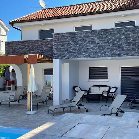 Villa Mira ***** Pinezići Exterior foto