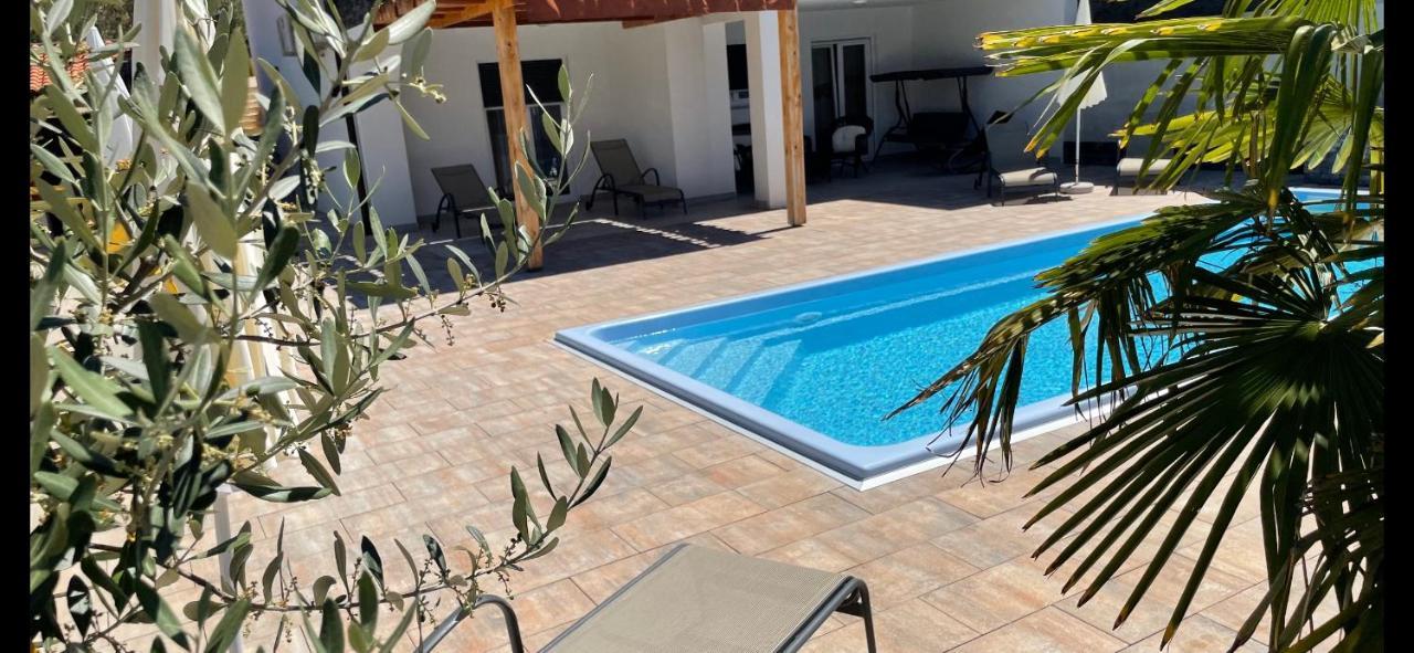 Villa Mira ***** Pinezići Exterior foto